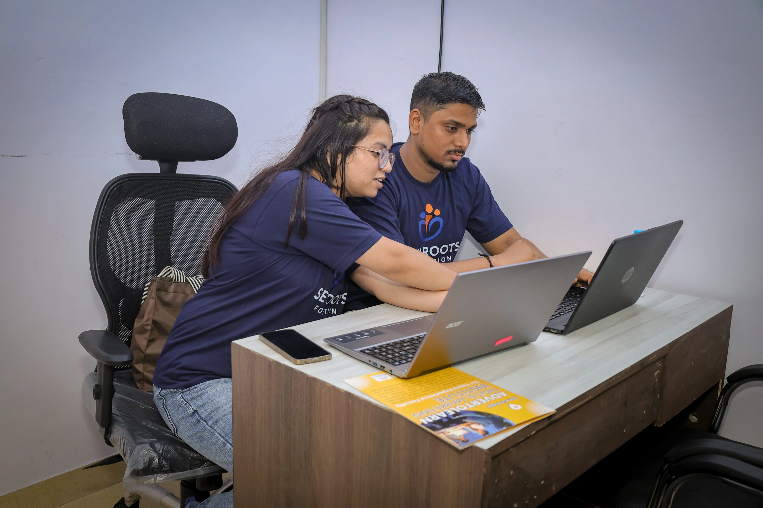 Students learning digital marketing